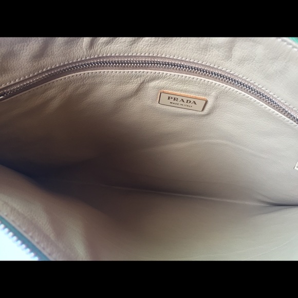 Authentic Prada Vitello Pocket Clutch, Leather *RARE COLOR* - Picture 5 of 7